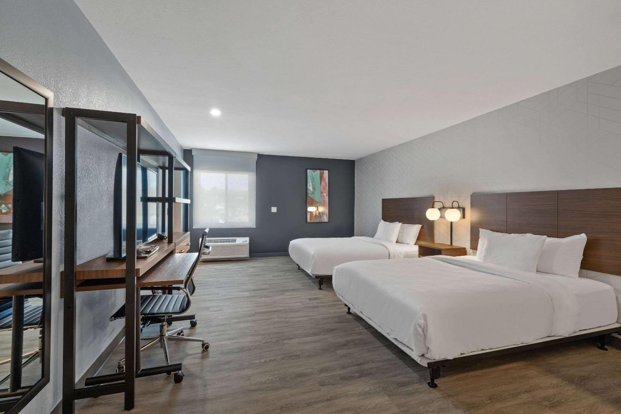 Everhome Suites Corona Zewnętrze zdjęcie